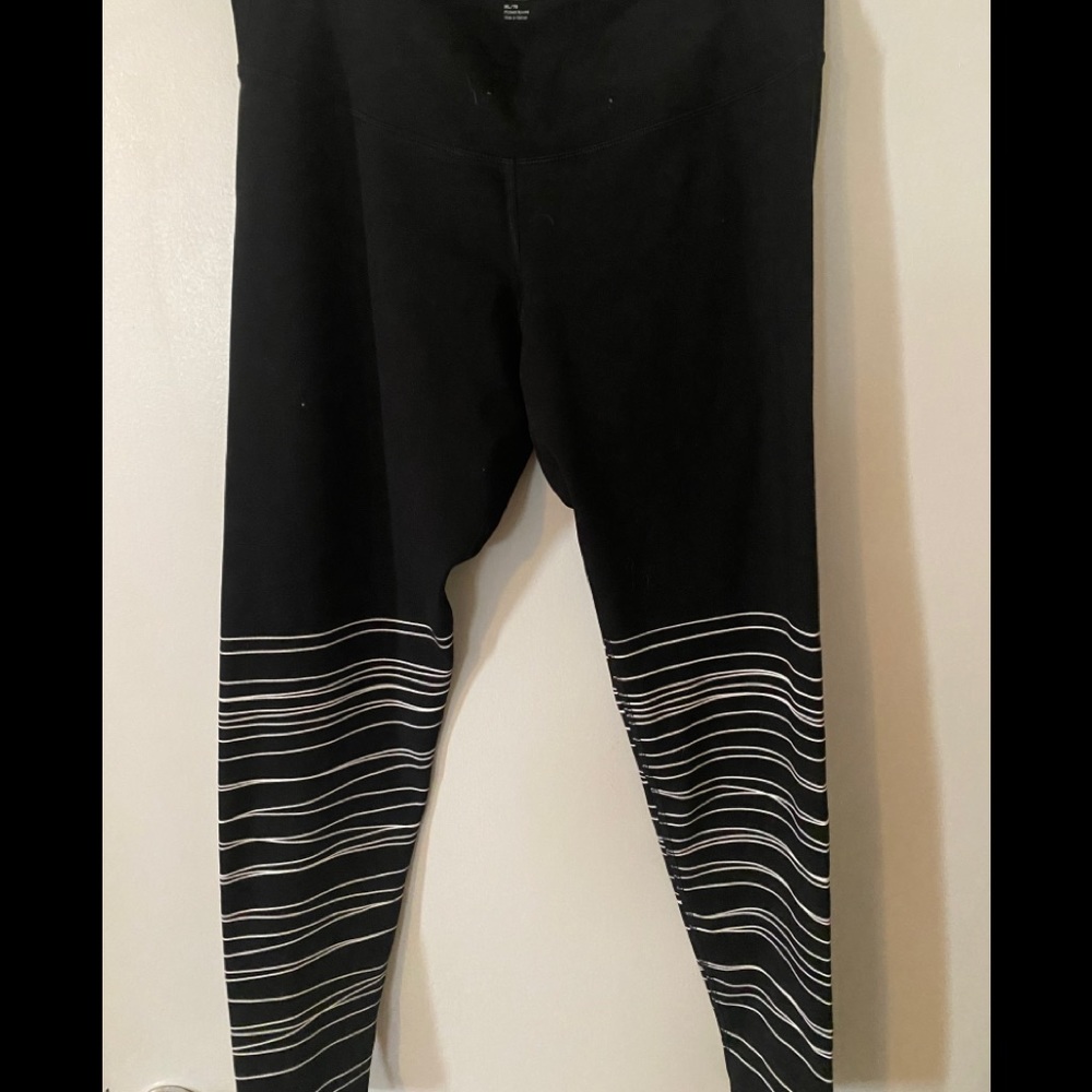 Black and white stripe athletic leggings